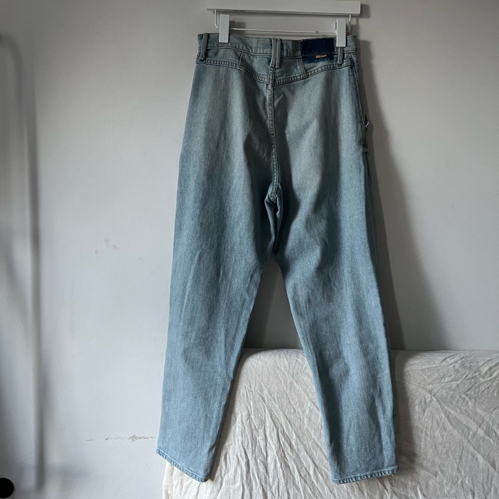 MOTHER SUPERIOR The Pleated High Waisted Jean 29 - Picture 8 of 13